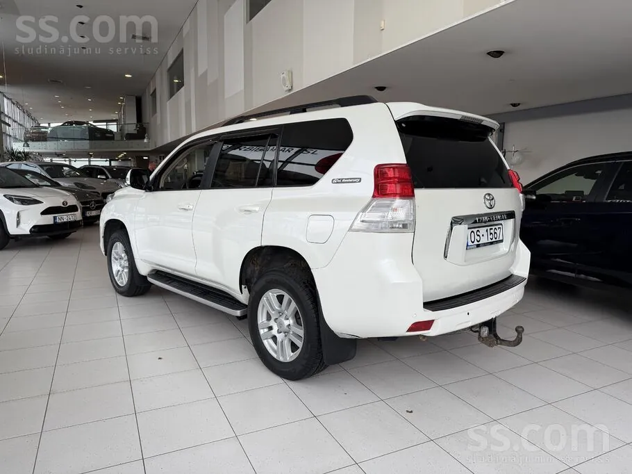 Toyota Land Cruiser 2013 photo 3