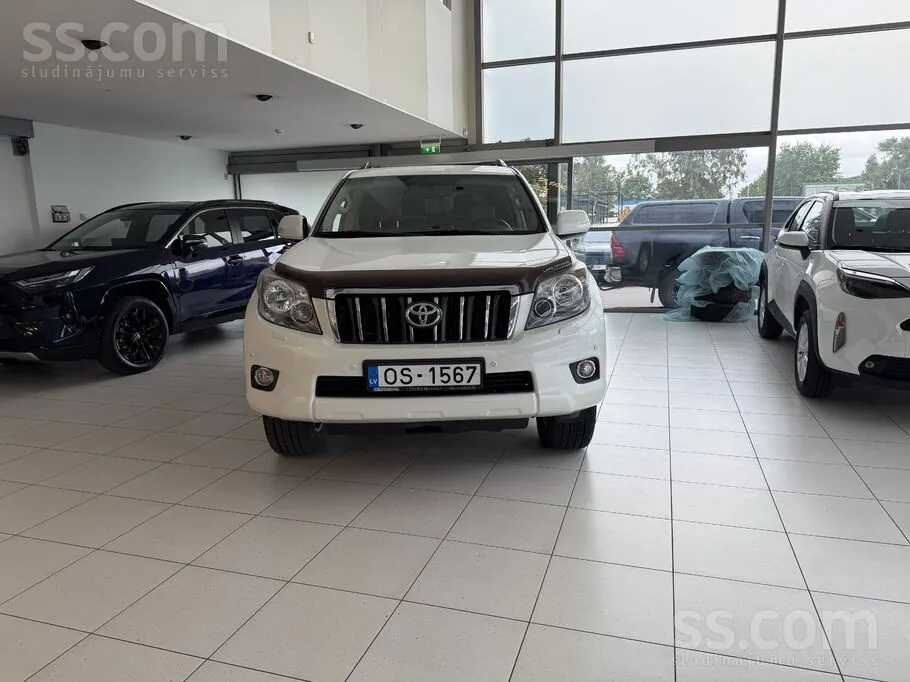 Toyota Land Cruiser 2013 photo 2