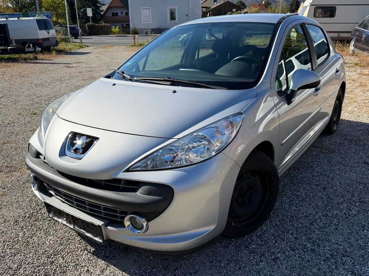 Peugeot 207 2008 photo 2
