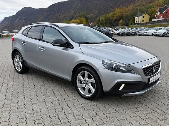 Volvo V40 Cross Country 2014 photo 2