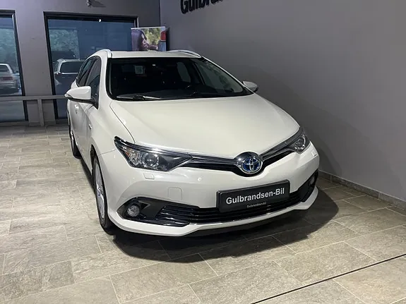 Toyota Auris 2016 photo 2