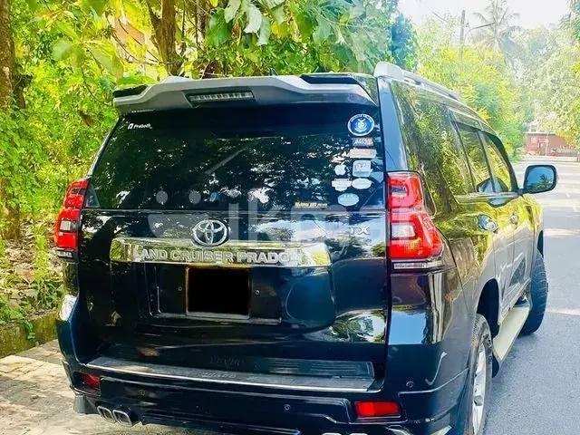 Toyota Land Cruiser Prado 2011 photo 3