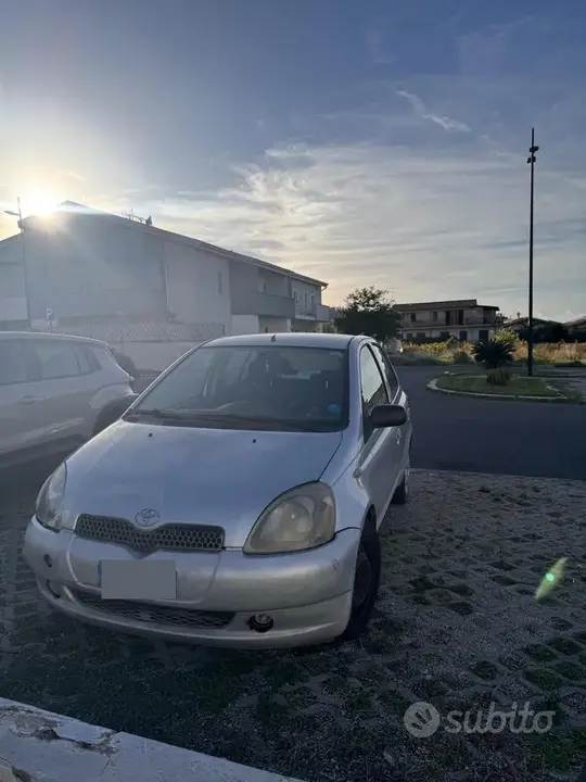 Toyota Yaris 2001 photo 3