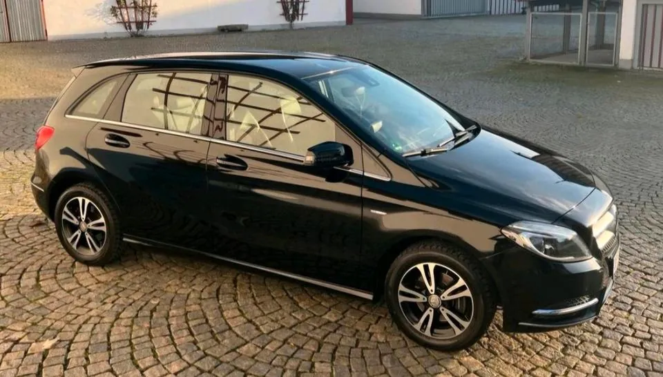 Mercedes-Benz B200
