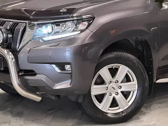 Toyota Land Cruiser 2020 photo 3