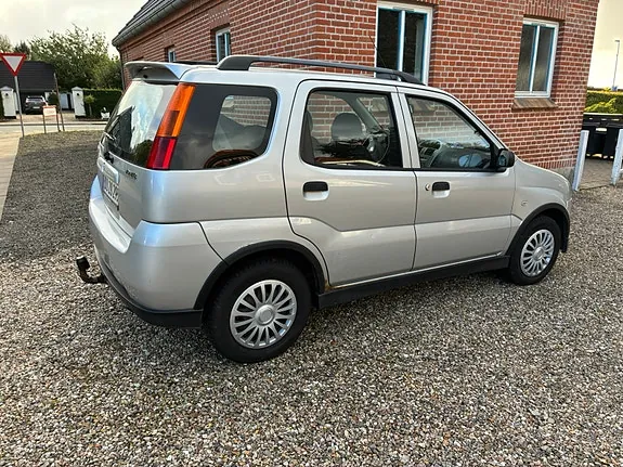 Suzuki Ignis 2009 photo 4