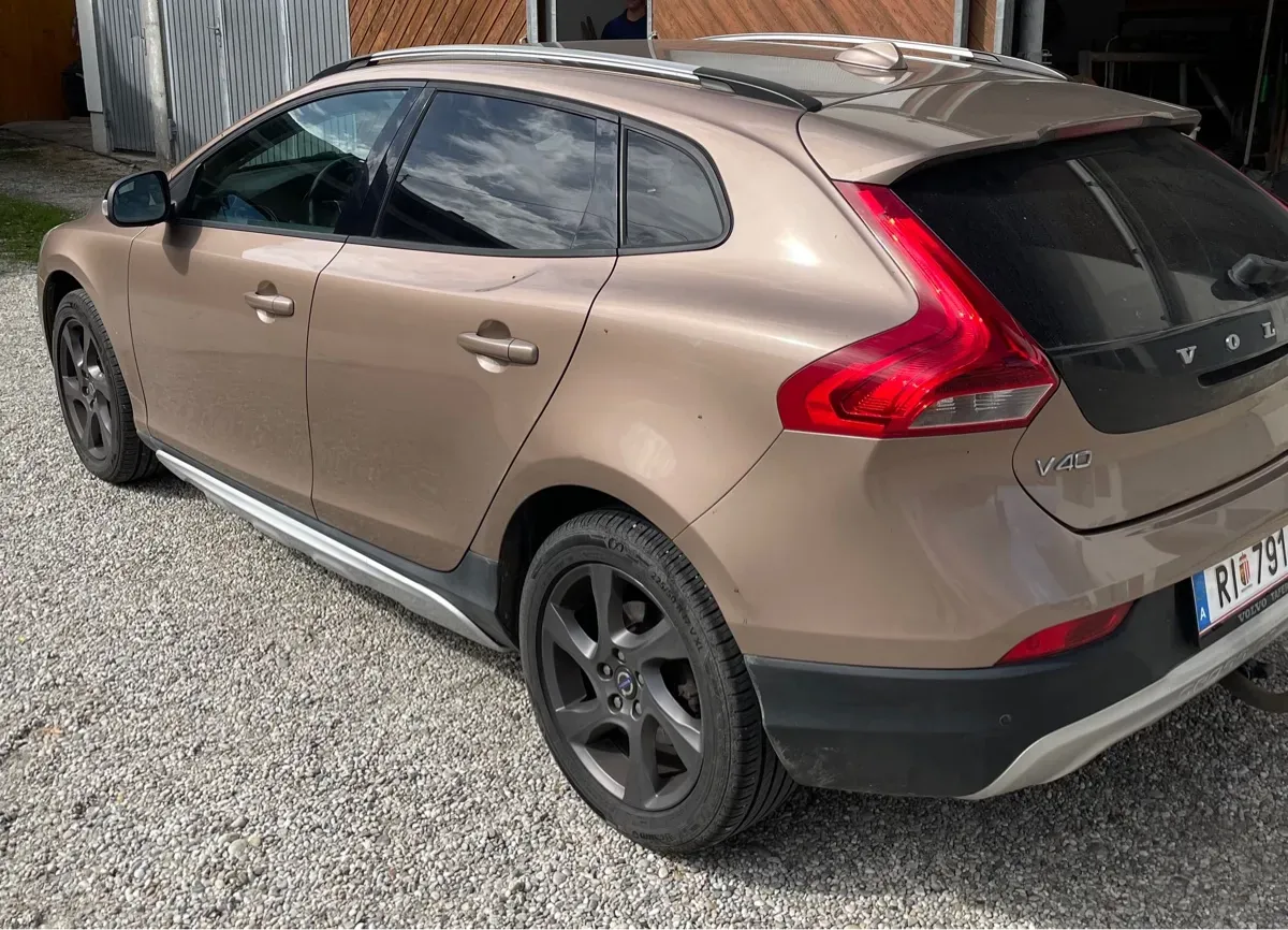 Volvo V40 2013 photo 3