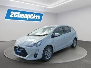 Toyota Aqua 2015 photo 2