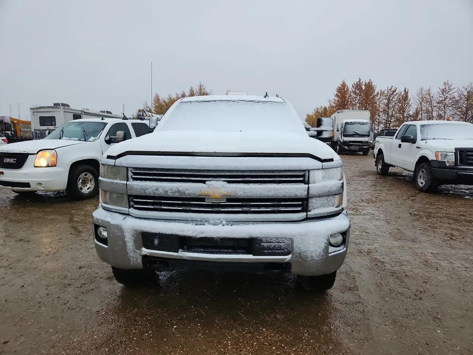 Chevrolet Silverado 2500 2015 photo 2