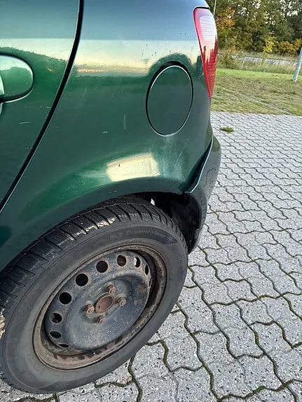 Toyota Yaris 2000 photo 4
