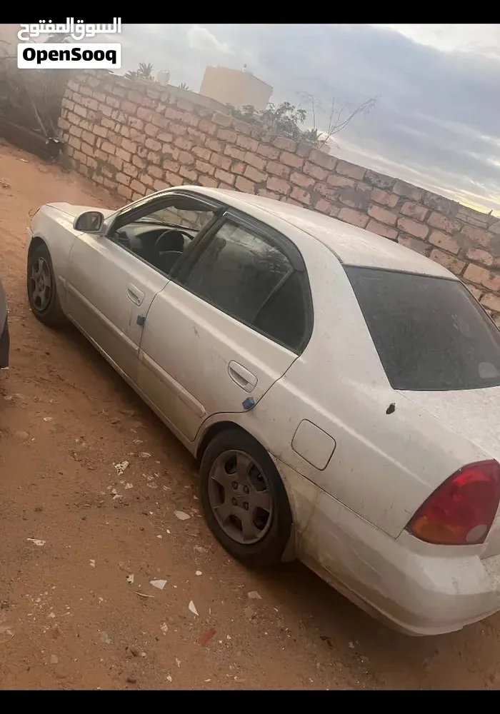Hyundai Verna 2005 photo 2