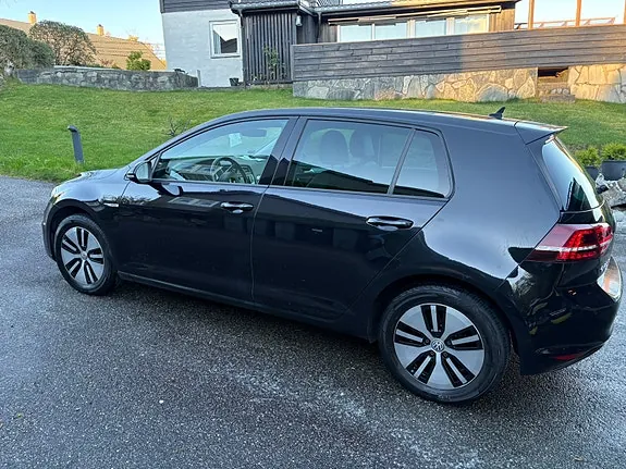 Volkswagen E-Golf 2017 photo 5