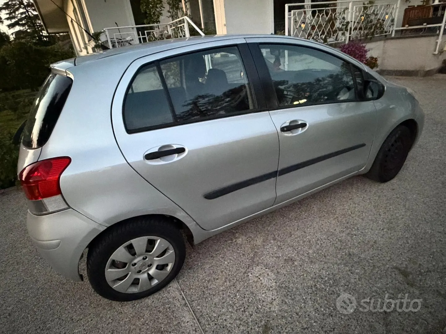 Toyota Yaris 2009 photo 4