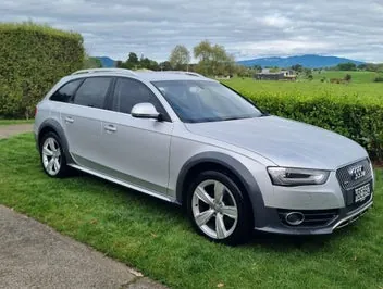 Audi A4 2013 photo 2