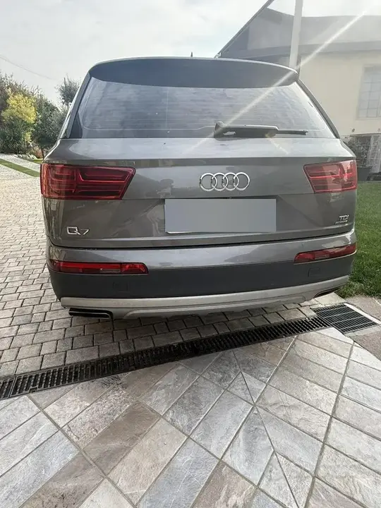 Audi Q7 2021 photo 2
