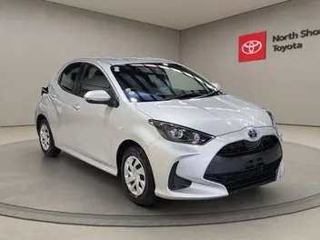 Toyota Yaris 2022 photo 2