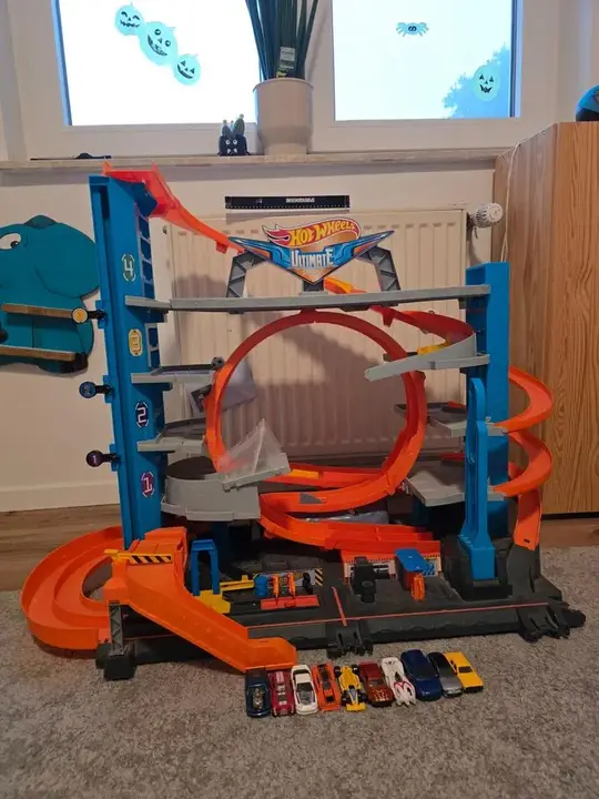 Hot Wheels City Ultimate Garage