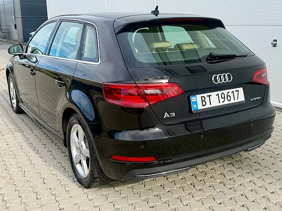 Audi E-Tron 2015 photo 3