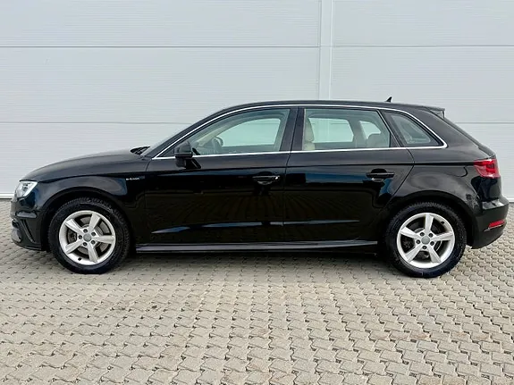 Audi E-Tron 2015 photo 2