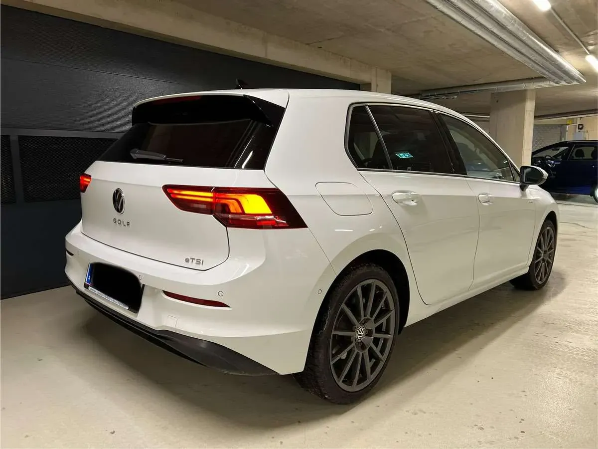 Volkswagen Golf 2025 photo 3