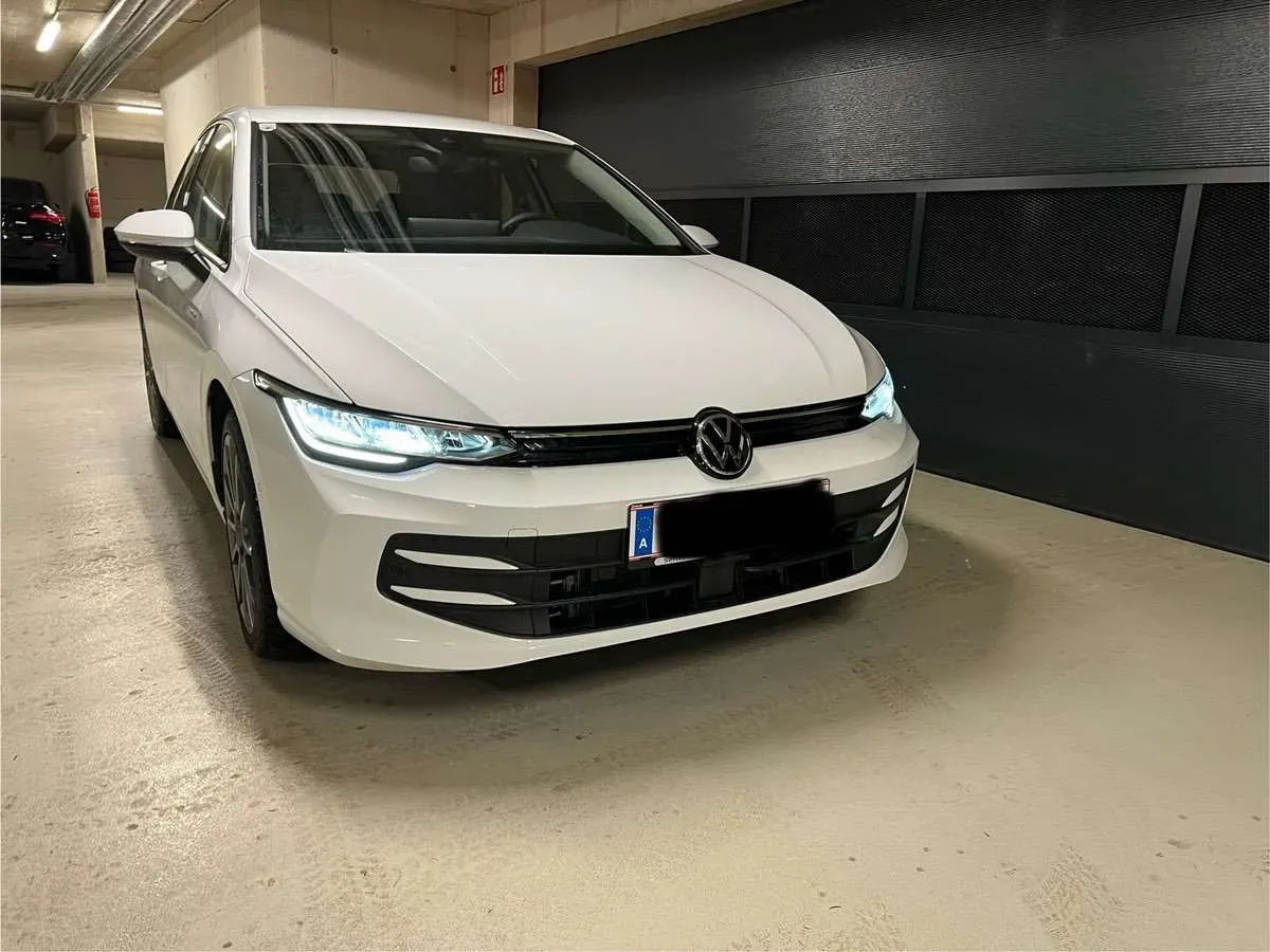 Volkswagen Golf 2025 photo 2