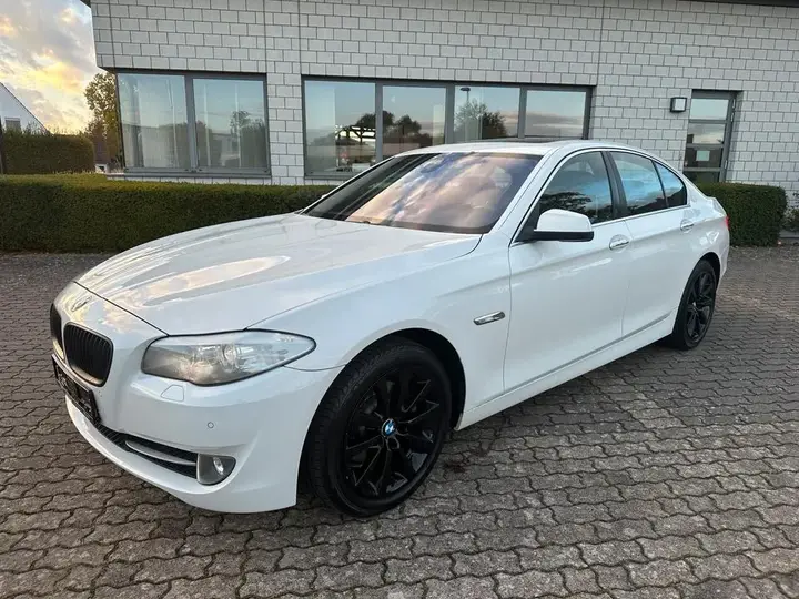 BMW 520I