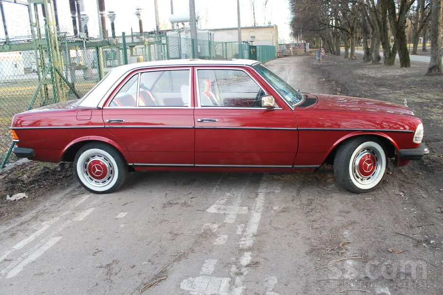 Mercedes-Benz W123 1982 photo 3