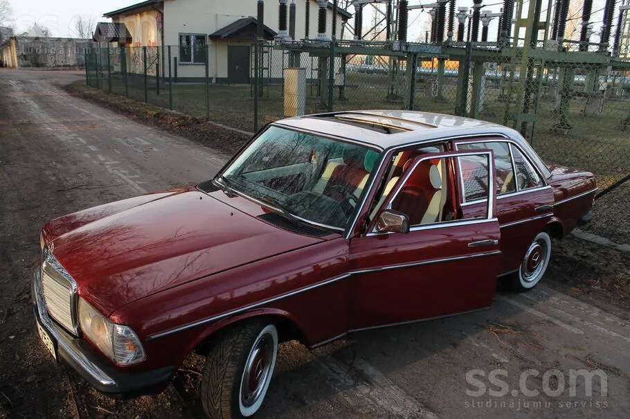 Mercedes-Benz W123 1982 photo 4