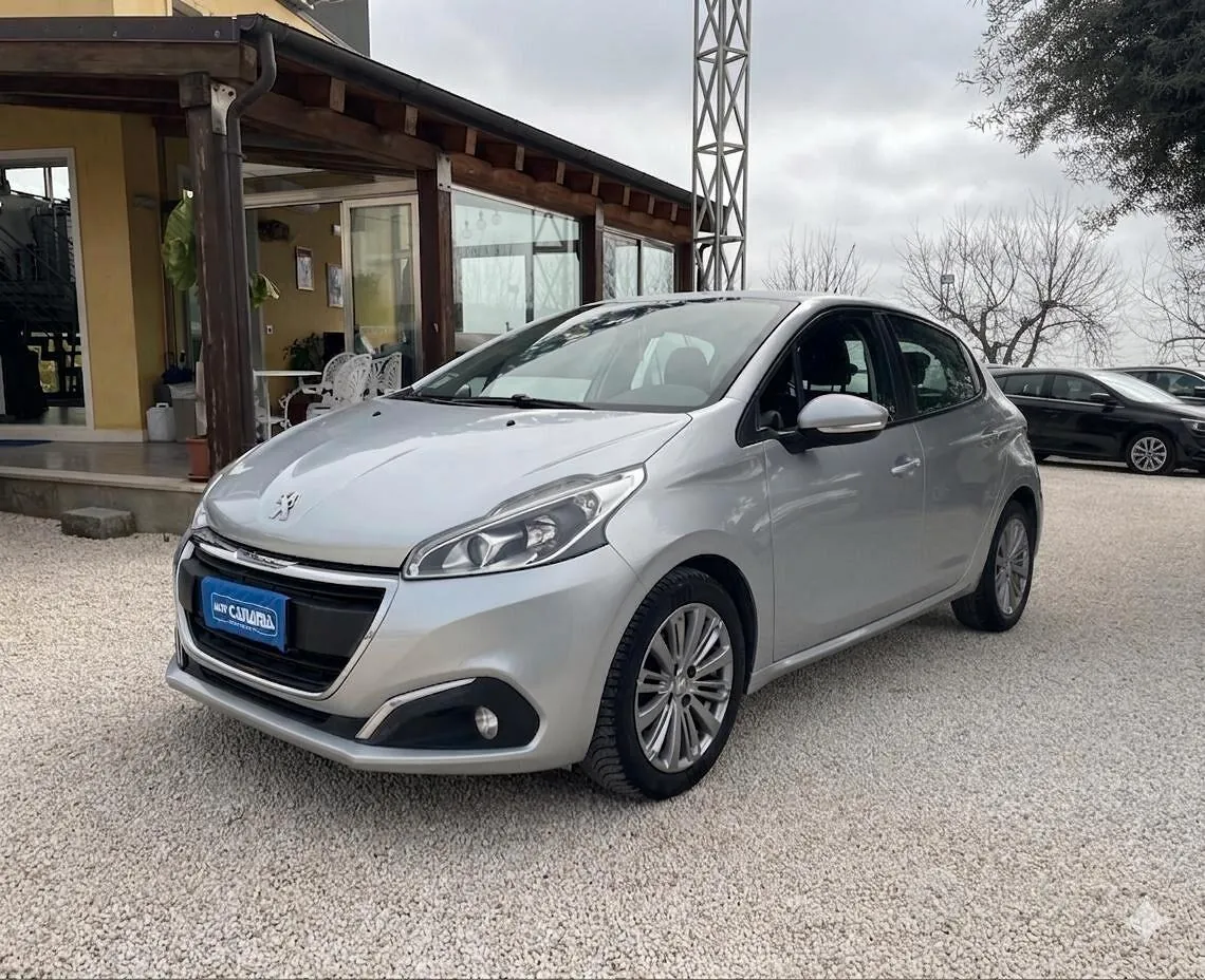Peugeot 208 2016 photo 3