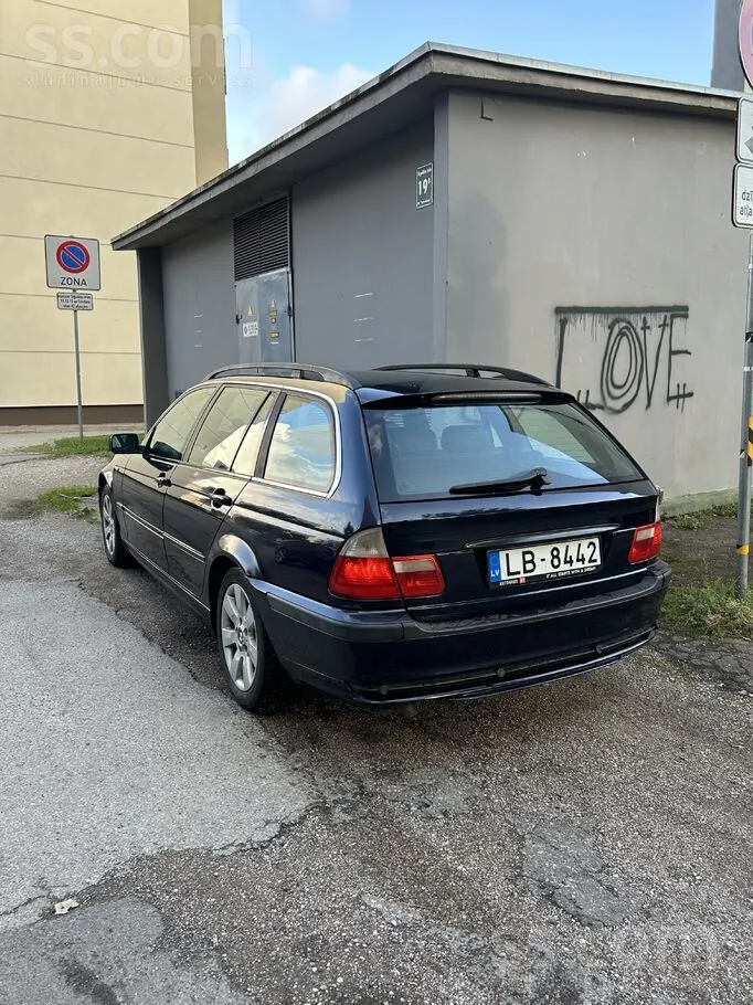 BMW 318 2004 photo 4