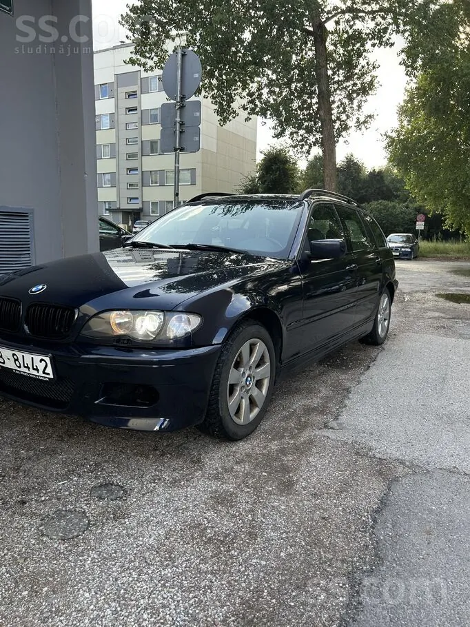 BMW 318 2004 photo 2