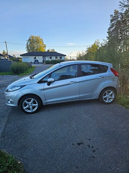 Ford Fiesta 2012 photo 3