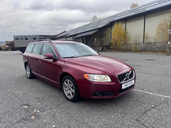 Volvo V70 2011 photo 2