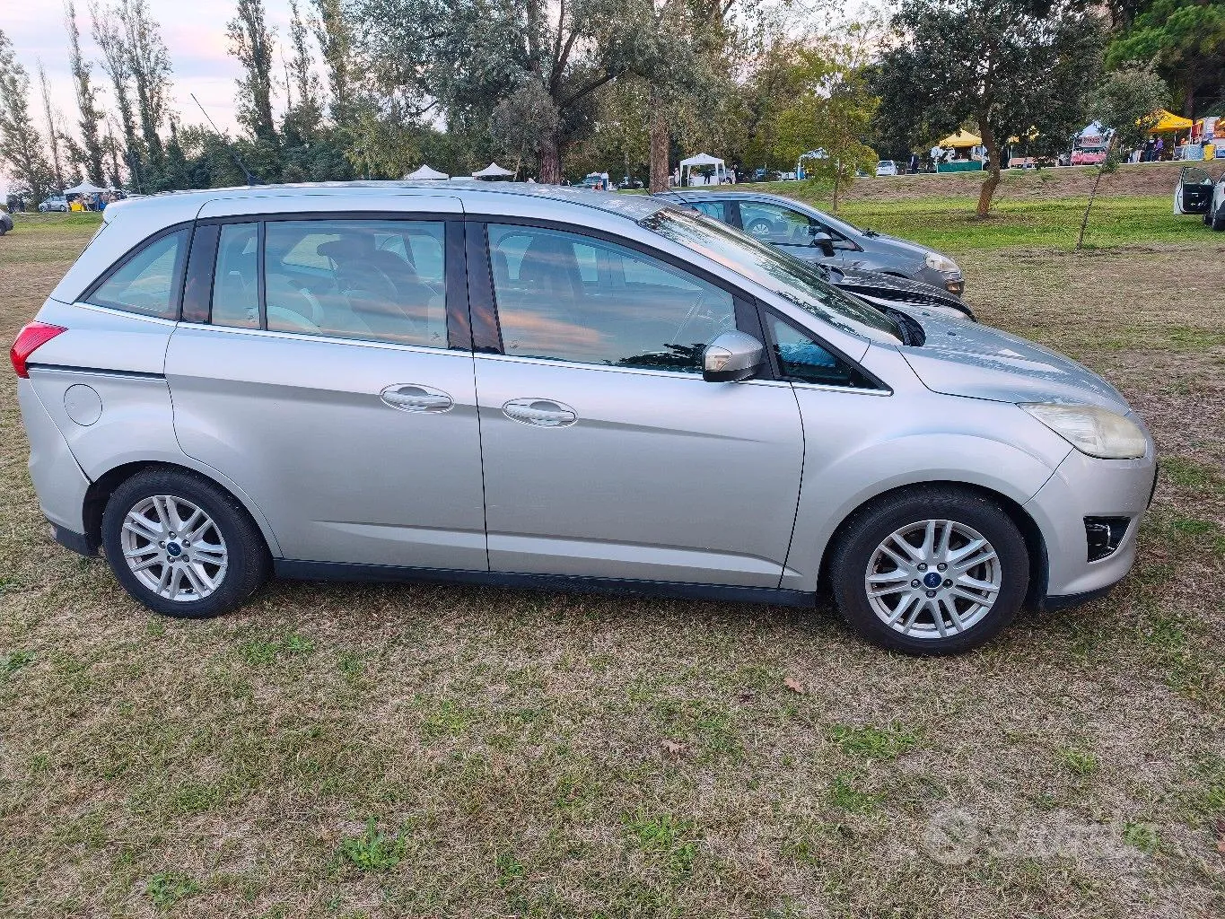 Ford C-Max 2013 photo 2