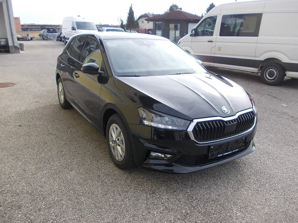 Skoda Fabia 2025 photo 2