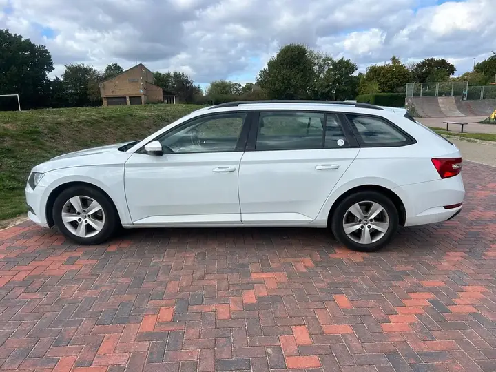 Skoda Superb 2017 photo 5