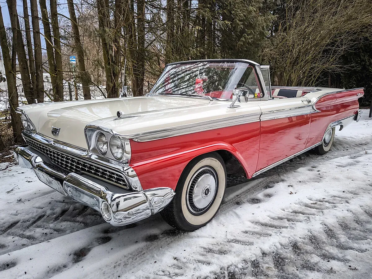 Ford Fairlane 500 Skyliner