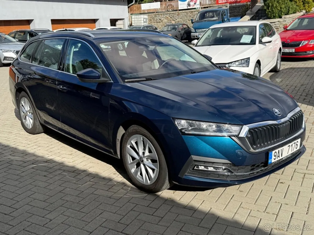 Skoda Octavia 2023 photo 2