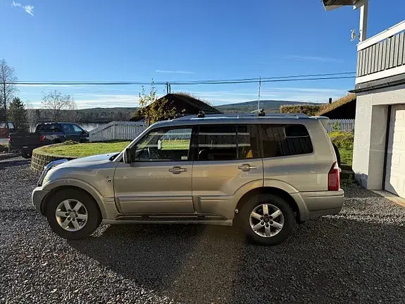 Mitsubishi Pajero 2006 photo 2