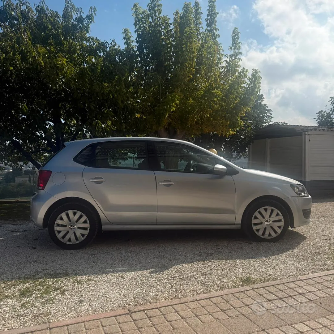 Volkswagen Polo 2010 photo 4