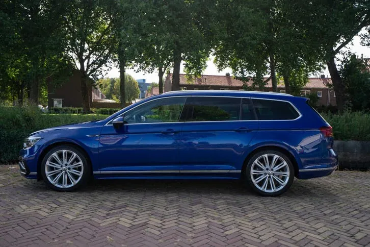 Volkswagen Passat 2020 photo 2