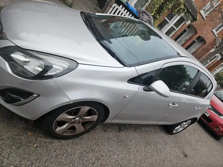 Vauxhall Corsa 2011 photo 3