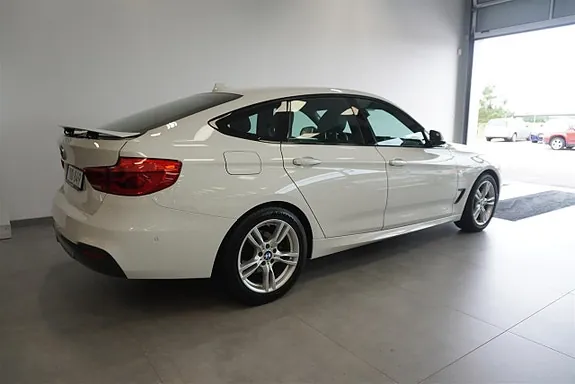 BMW 320I 2019 photo 4