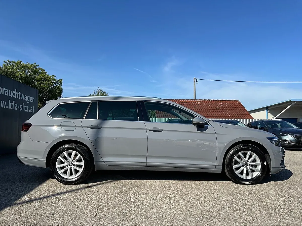 Volkswagen Passat 2023 photo 2