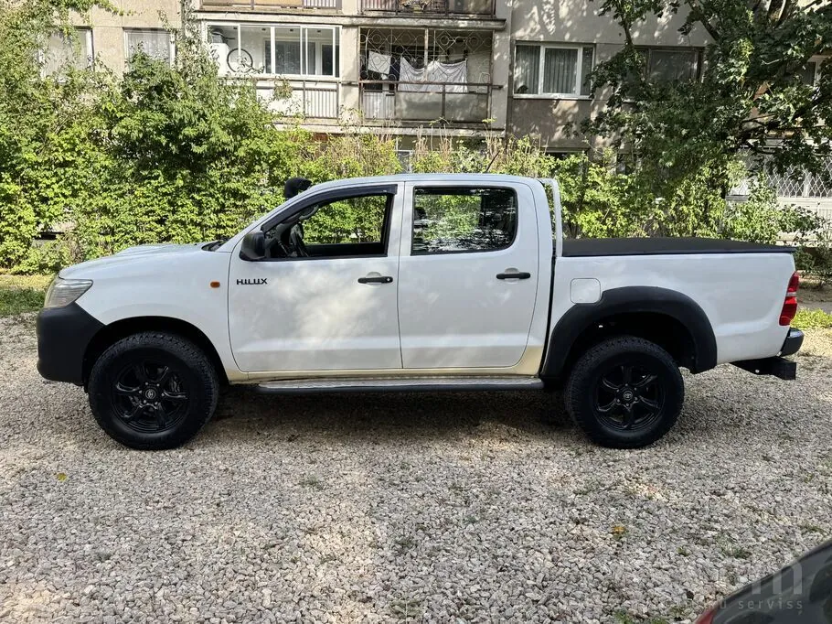 Toyota Hilux 2014 photo 3