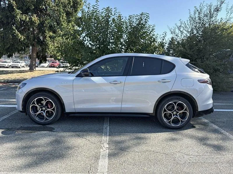 Alfa Romeo Stelvio 2025 photo 2