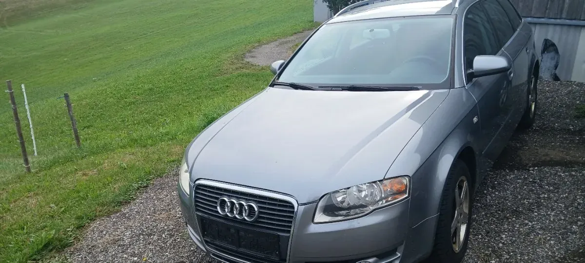Audi A4 2004 photo 2