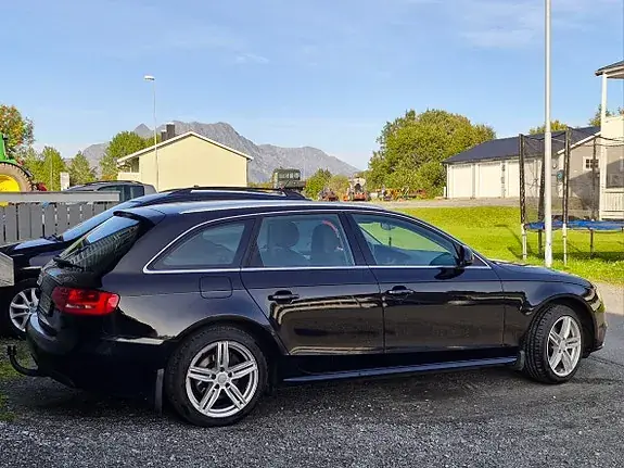 Audi A4 2009 photo 4