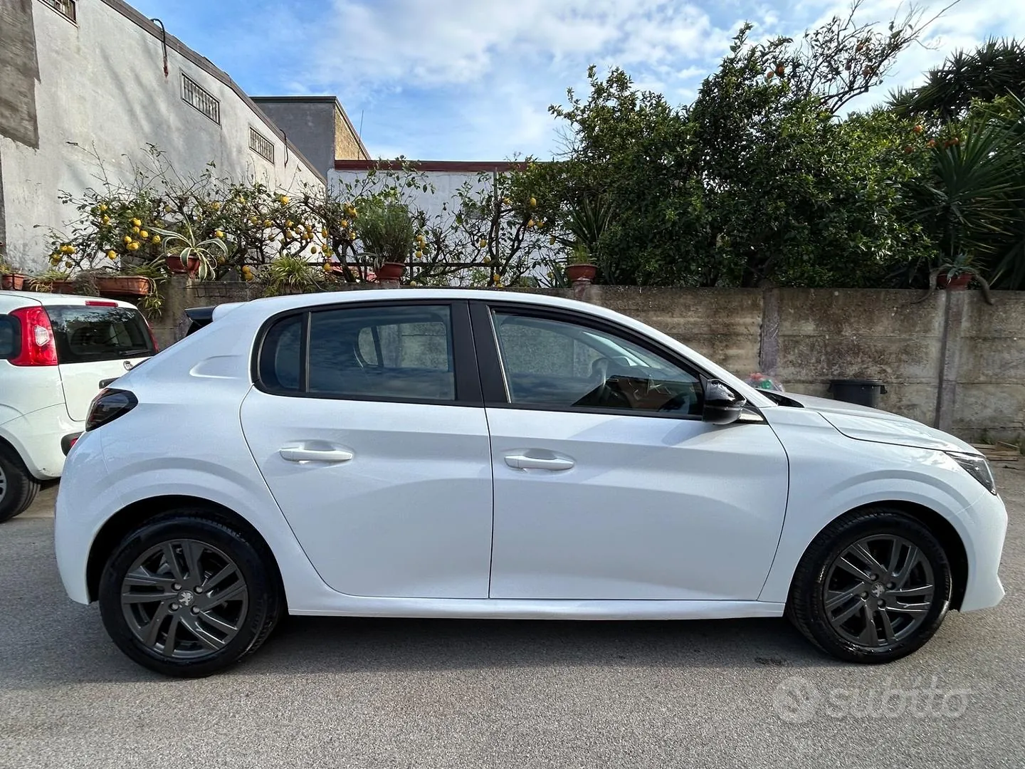 Peugeot 208 2021 photo 3