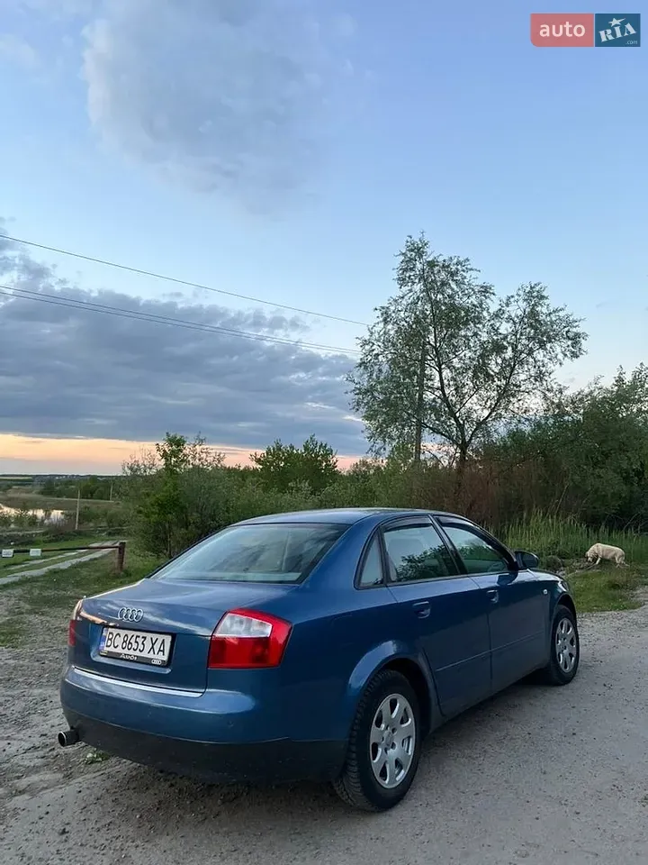 Audi A4 2001 photo 2